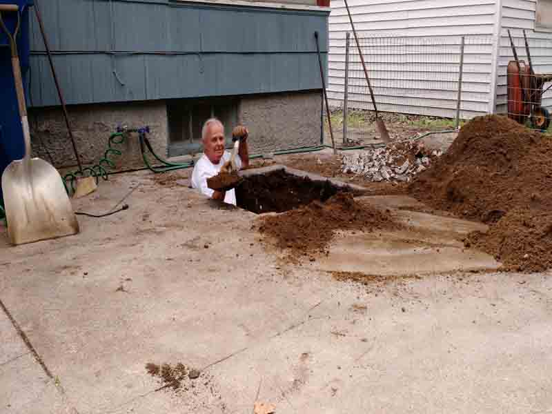 Bob digging